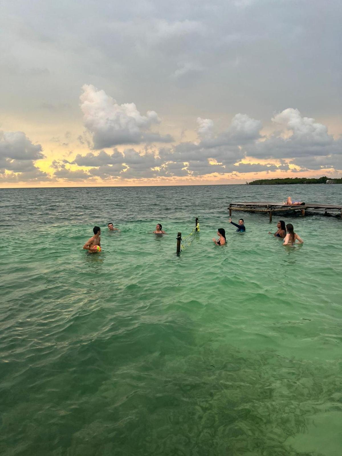 El Arca Hotel Tintipan Island Екстериор снимка